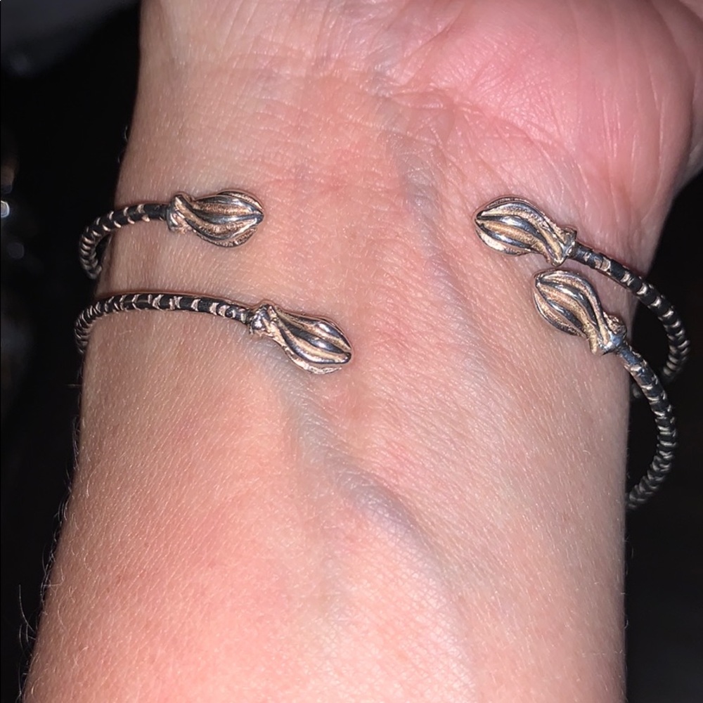 TWO STERLING SILVER DAINTY BRACELETS - Picture 4 of 7